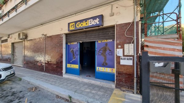 locale commerciale in affitto a Catanzaro