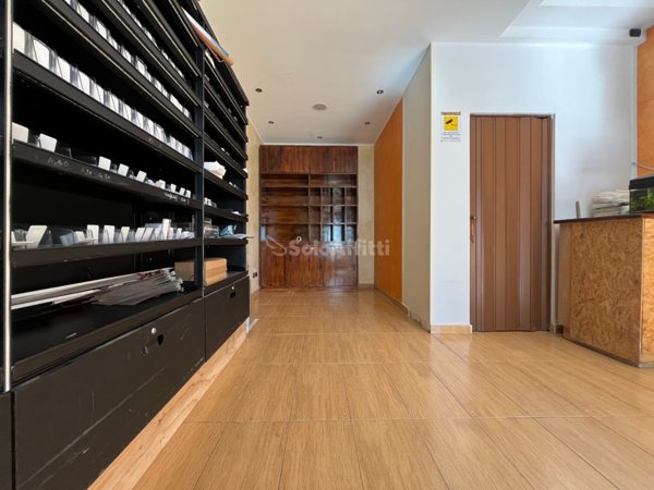 locale commerciale in affitto a Catanzaro