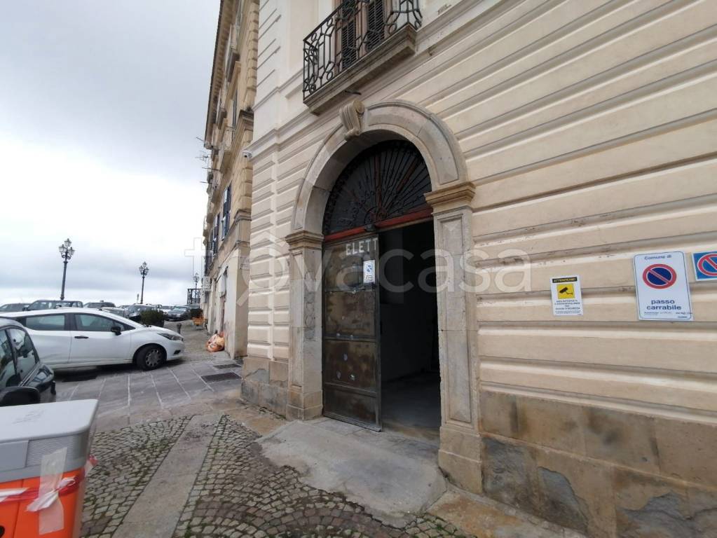 locale commerciale in affitto a Catanzaro in zona Centro Città