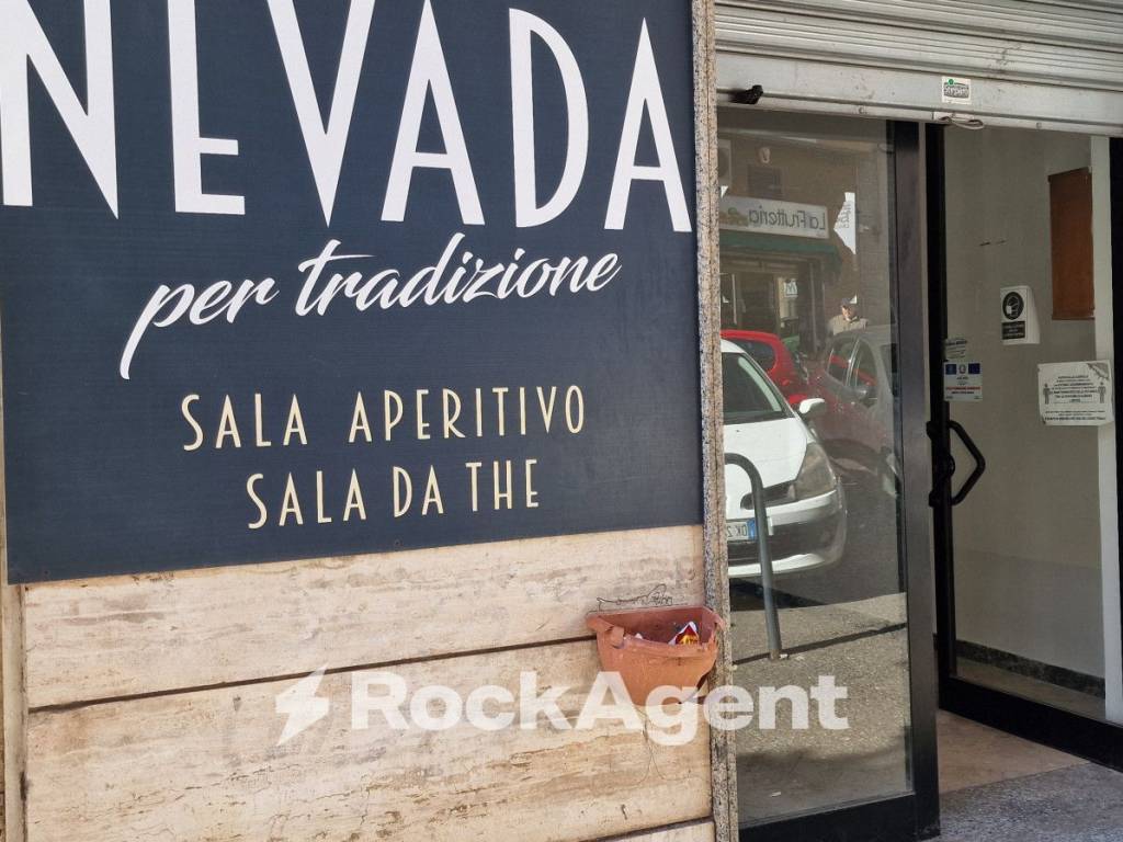 negozio in affitto a Catanzaro in zona Centro Città