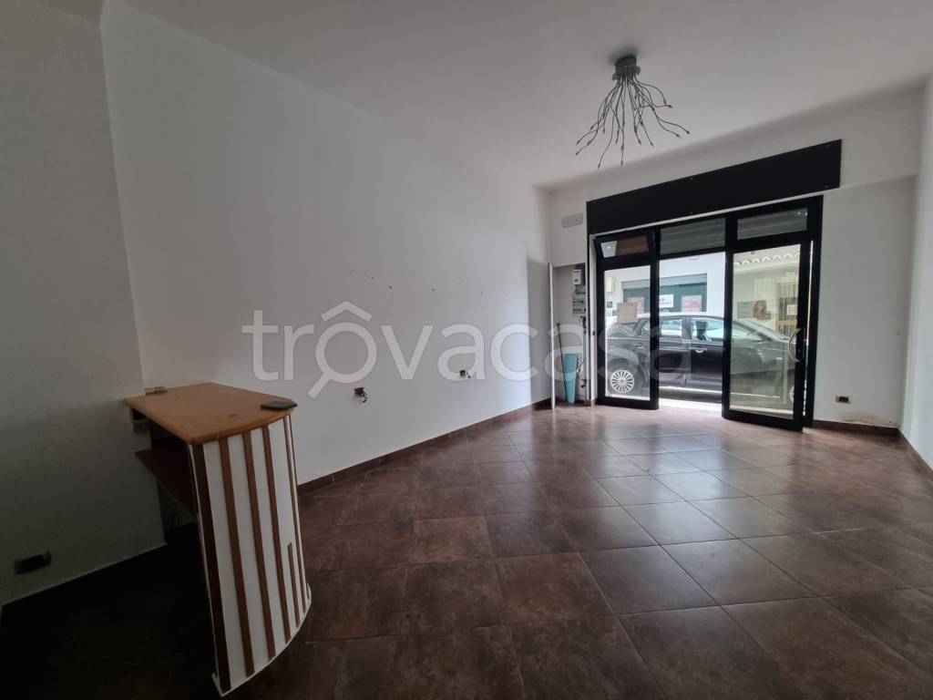 negozio in affitto a Catanzaro in zona Catanzaro Lido