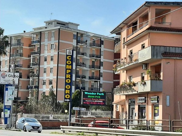 negozio in affitto a Catanzaro in zona Santa Maria