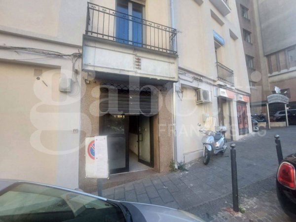 negozio in affitto a Catanzaro in zona Centro Città