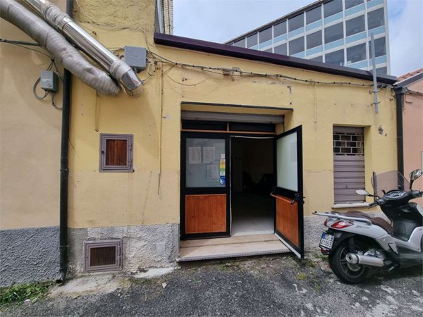 locale commerciale in affitto a Catanzaro in zona Centro Città