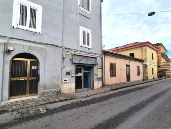 negozio in affitto a Catanzaro in zona Centro Città