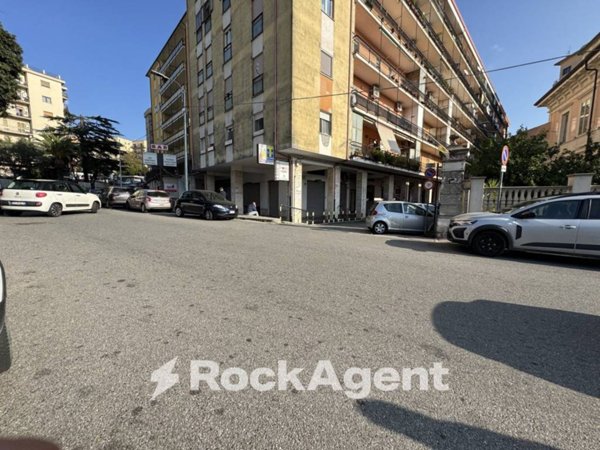 negozio in affitto a Catanzaro in zona Pontepiccolo