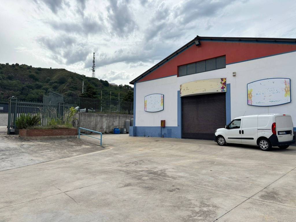 locale commerciale in affitto a Catanzaro in zona Catanzaro Sala