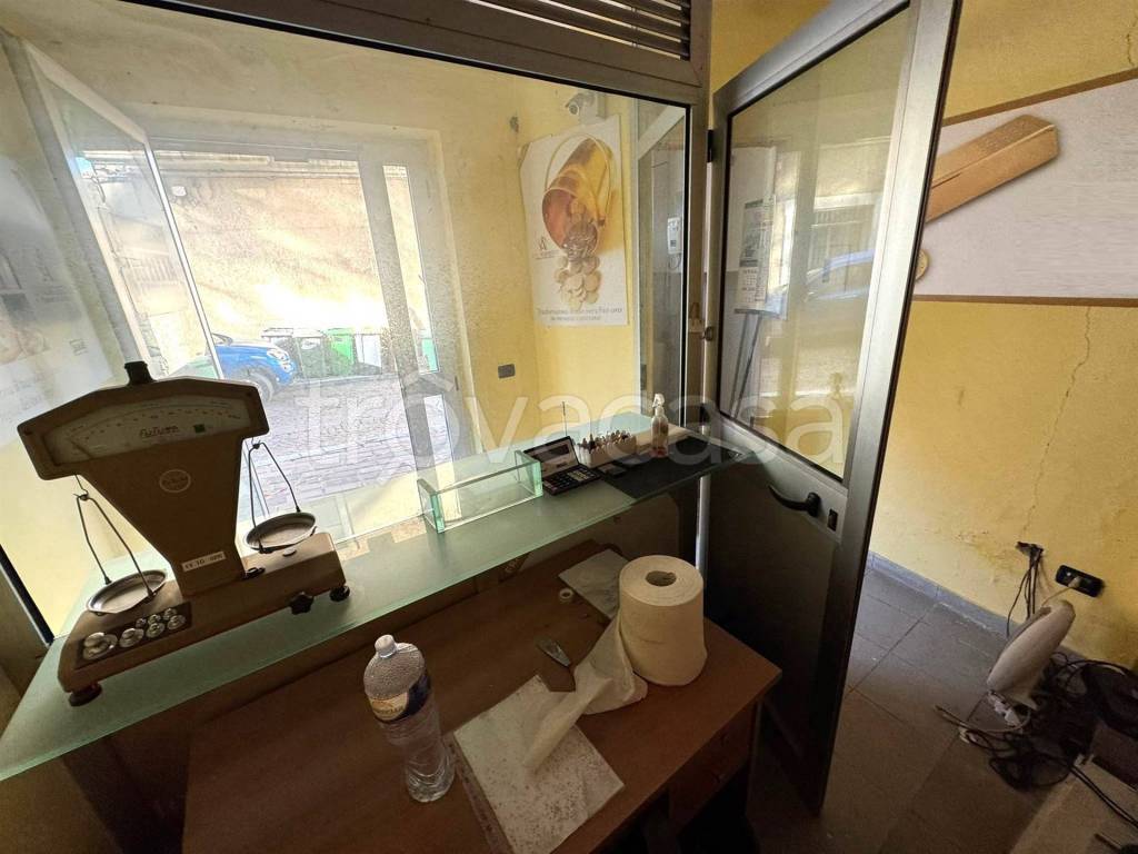 negozio in affitto a Catanzaro in zona Centro Città