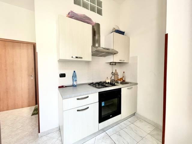 negozio in affitto a Catanzaro in zona Centro Città