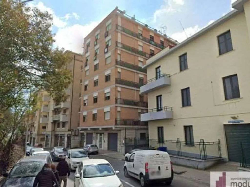 ufficio in affitto a Catanzaro in zona Centro Città