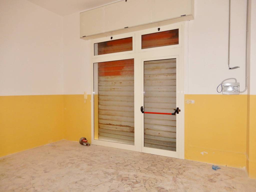 negozio in affitto a Catanzaro in zona Pontepiccolo