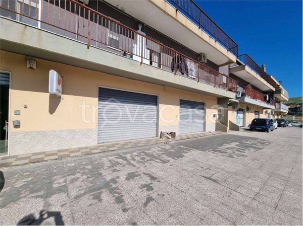 negozio in affitto a Catanzaro in zona Centro Città