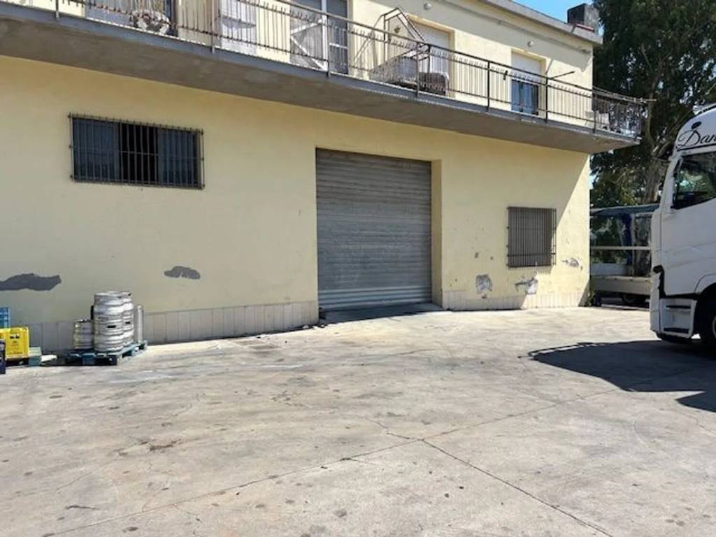 negozio in affitto a Catanzaro in zona Catanzaro Lido