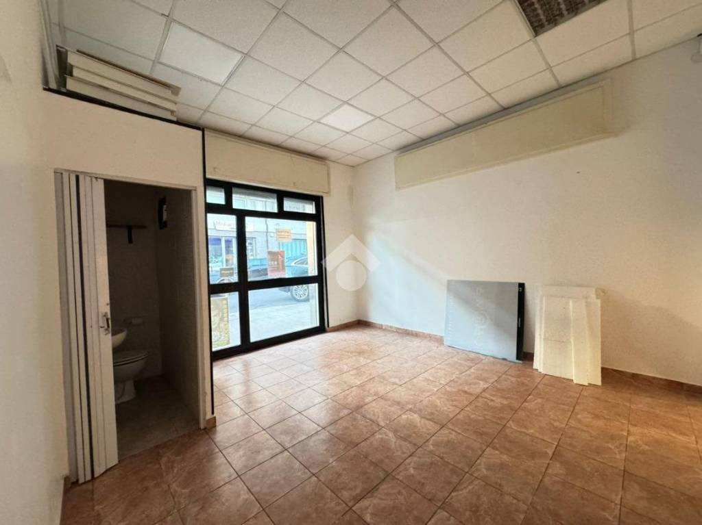 locale commerciale in affitto a Catanzaro in zona Pontepiccolo