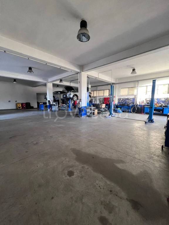 locale commerciale in affitto a Catanzaro in zona Santa Maria