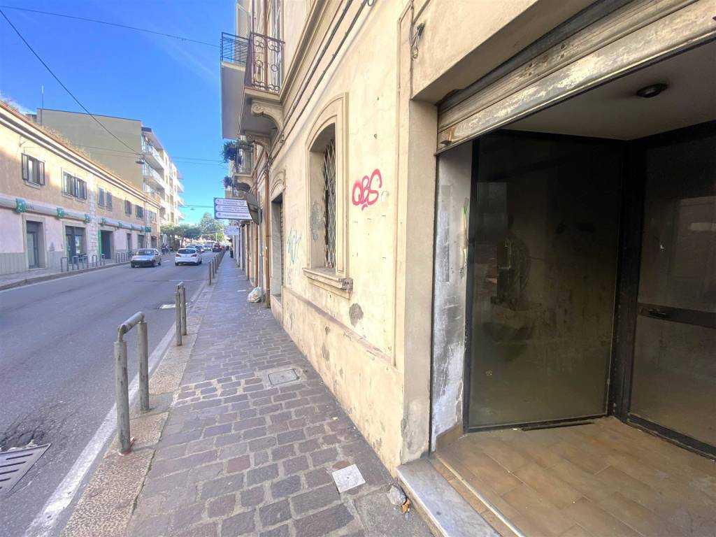 negozio in affitto a Catanzaro in zona Catanzaro Lido