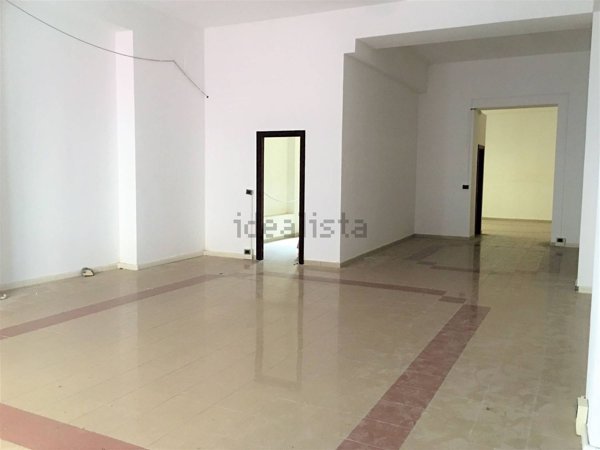 locale commerciale in affitto a Catanzaro in zona Centro Città