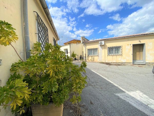 ufficio in affitto a Catanzaro in zona Siano