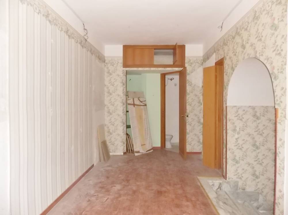 negozio in affitto a Catanzaro in zona Centro Città