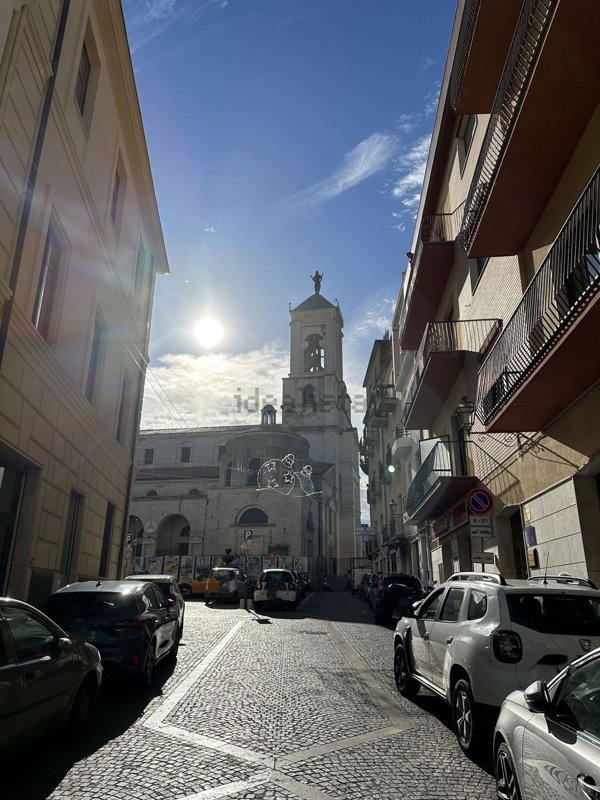 locale commerciale in affitto a Catanzaro in zona Centro Città