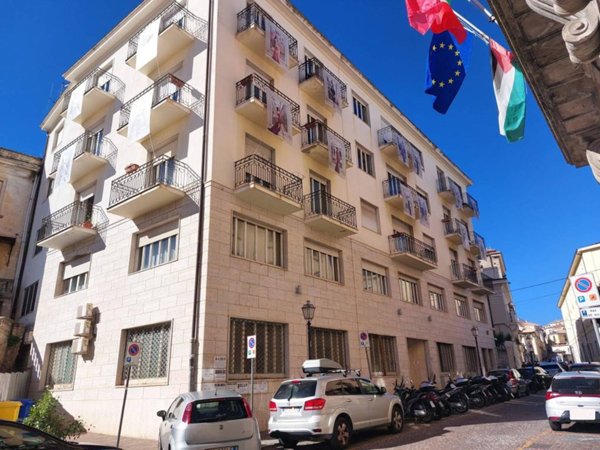 intera palazzina in affitto a Catanzaro in zona Centro Città