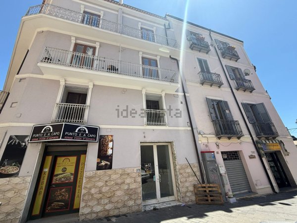 locale commerciale in affitto a Catanzaro in zona Centro Città