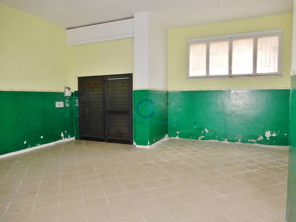 locale commerciale in affitto a Catanzaro in zona Pontepiccolo