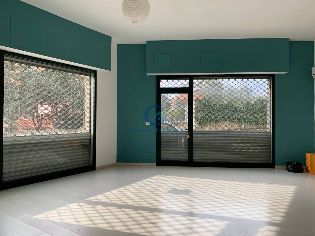 negozio in affitto a Catanzaro in zona Gagliano