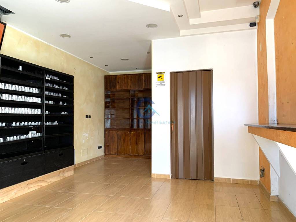 negozio in affitto a Catanzaro in zona Santa Maria