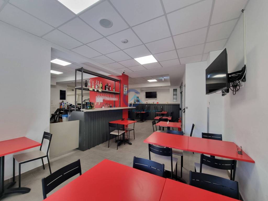 negozio in affitto a Catanzaro in zona Centro Città