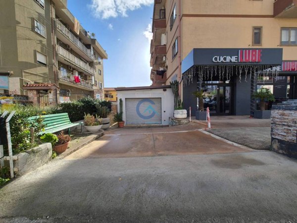 negozio in affitto a Catanzaro in zona Catanzaro Lido