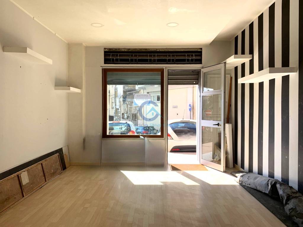 negozio in affitto a Catanzaro in zona Centro Città