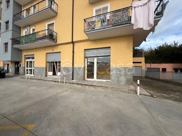 negozio in affitto a Catanzaro in zona Pontepiccolo