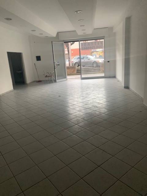 negozio in affitto a Catanzaro in zona Santa Maria