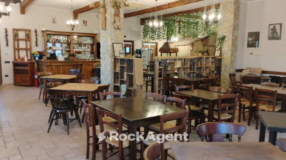 negozio in affitto a Catanzaro in zona Barone