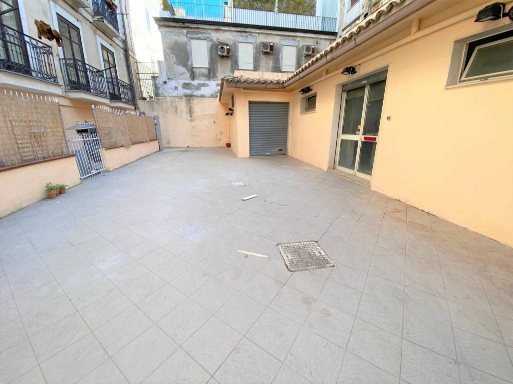 negozio in affitto a Catanzaro in zona Centro Città