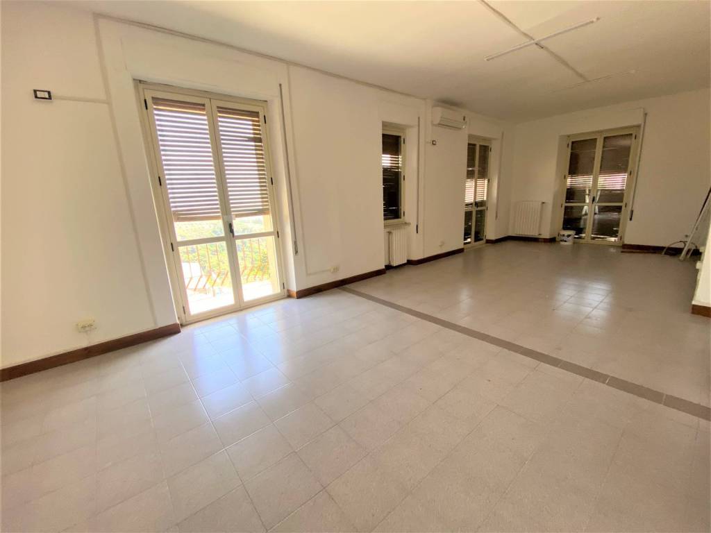 ufficio in affitto a Catanzaro in zona Centro Città