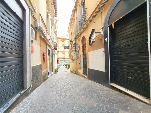 locale commerciale in affitto a Catanzaro in zona Centro Città