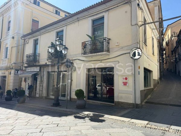 negozio in affitto a Catanzaro in zona Centro Città