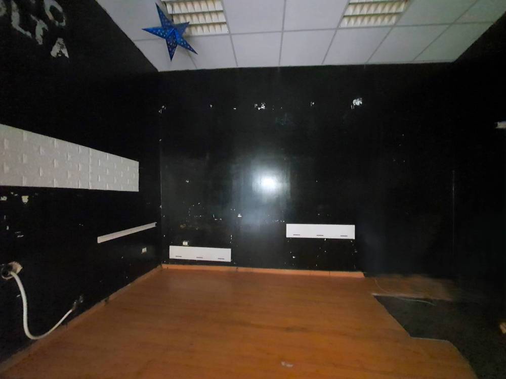 negozio in affitto a Catanzaro in zona Centro Città