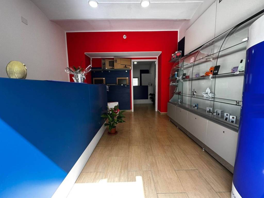 negozio in affitto a Catanzaro in zona Catanzaro Lido