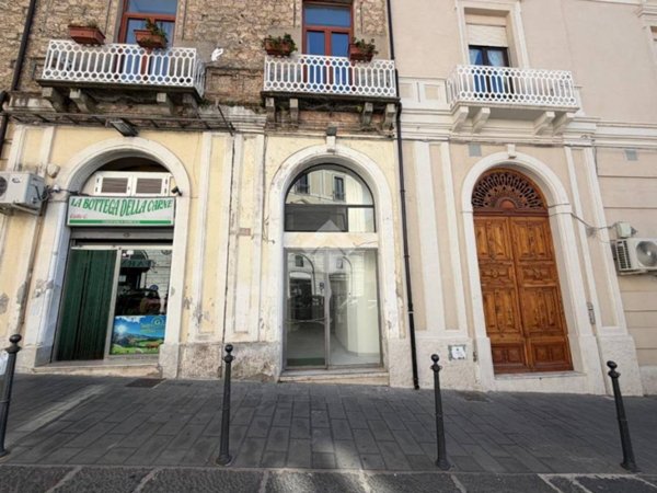 locale commerciale in affitto a Catanzaro in zona Centro Città