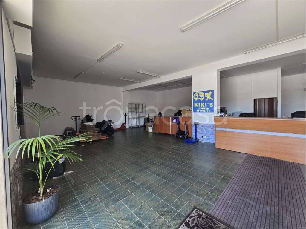 negozio in affitto a Catanzaro in zona Centro Città