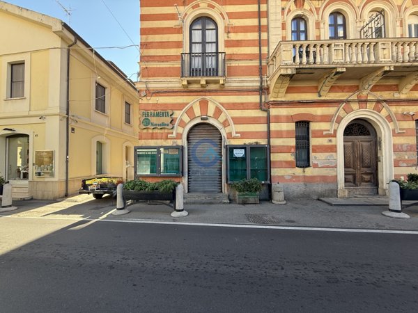 negozio in affitto a Catanzaro in zona Catanzaro Lido