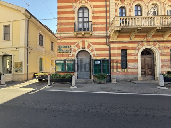 negozio in affitto a Catanzaro in zona Catanzaro Lido