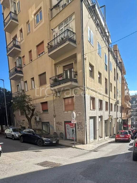 negozio in affitto a Catanzaro