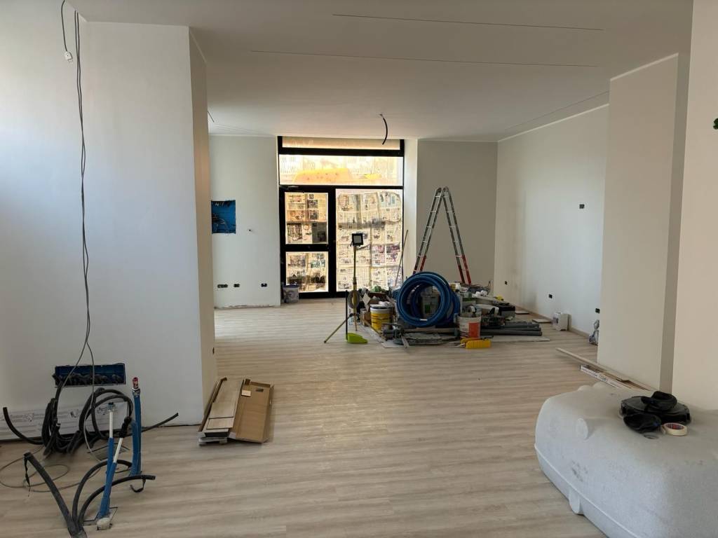 negozio in affitto a Catanzaro in zona Centro Città