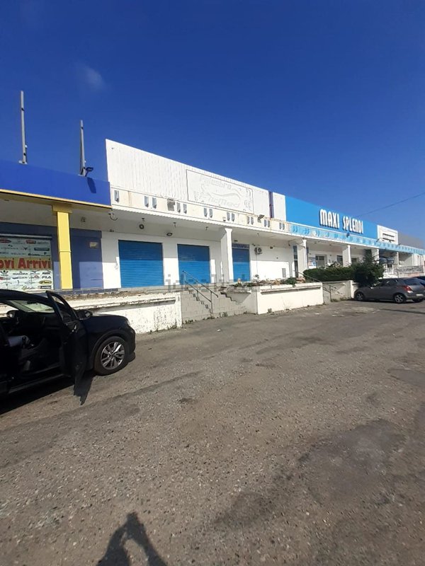 locale commerciale in affitto a Catanzaro in zona Santa Maria
