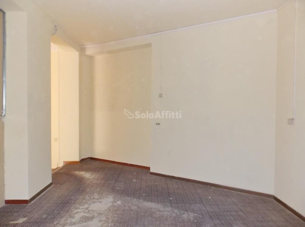negozio in affitto a Catanzaro in zona Centro Città