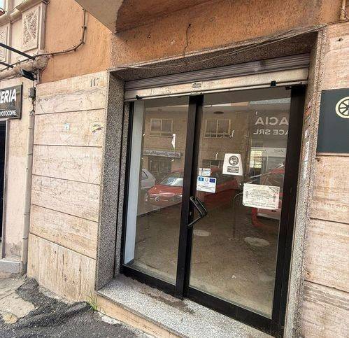 locale commerciale in affitto a Catanzaro in zona Centro Città